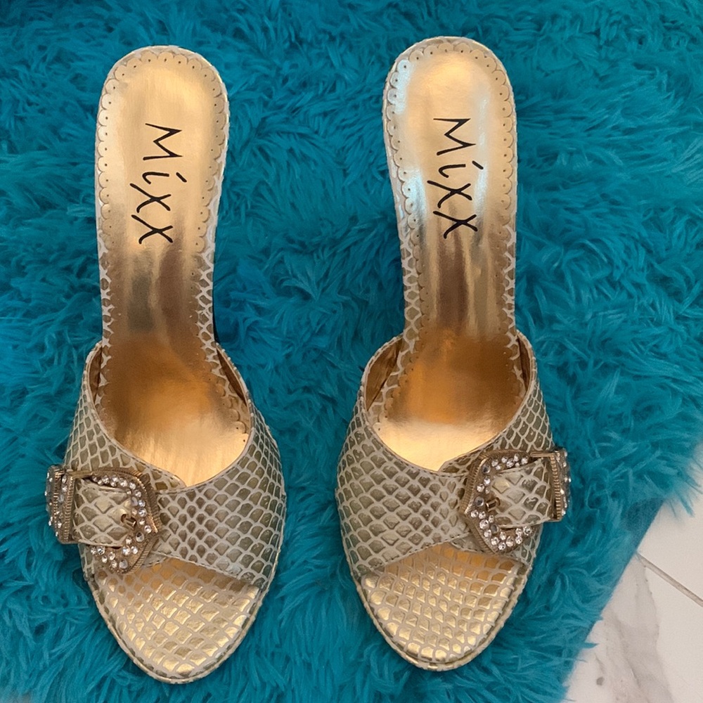 Mixx heels.